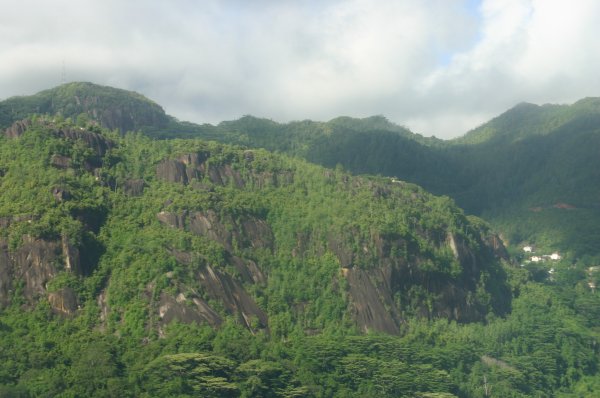 
Arriv&eacute;e sur Mah&eacute; &agrave; 8 heure 30. Le ciel n