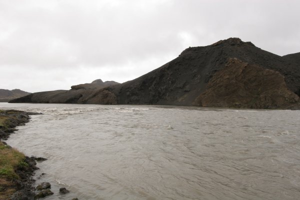 Hrauneyjar / Landmannalaugar par la route F208.<br> Rivi&egrave;re Tungna&aacute; 
