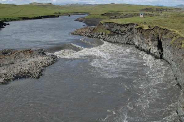 La riviere H&oacute;lms&aacute; 