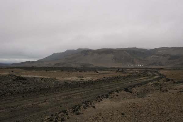 Arriv&eacute;e &agrave; Askja,  vue du refuge Dreki &agrave; Drekagil. 