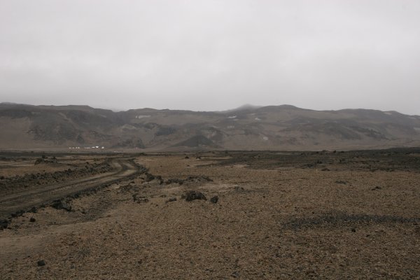 Arriv&eacute;e &agrave; Askja,  vue du refuge Dreki &agrave; Drekagil. 