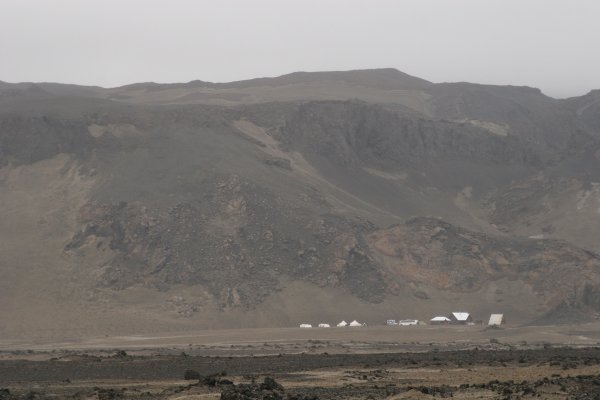 Arriv&eacute;e &agrave; Askja,  vue du refuge Dreki &agrave; Drekagil. 